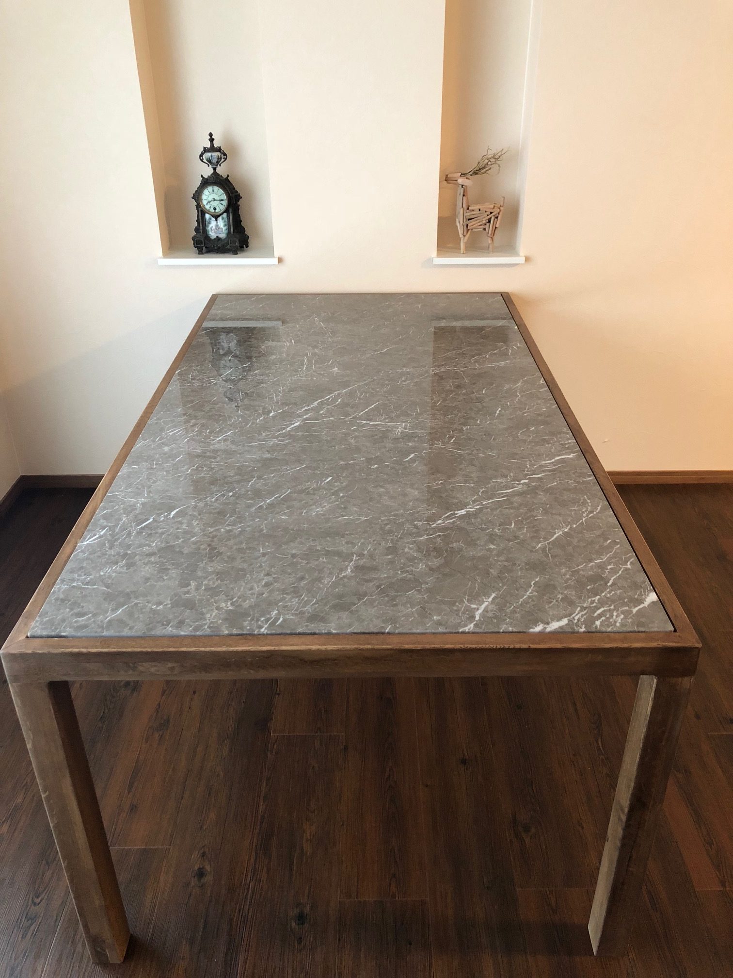 大理石ダイニングテーブル | タイズ インテリア 札幌の家具販売 一枚板テーブル・ソファ