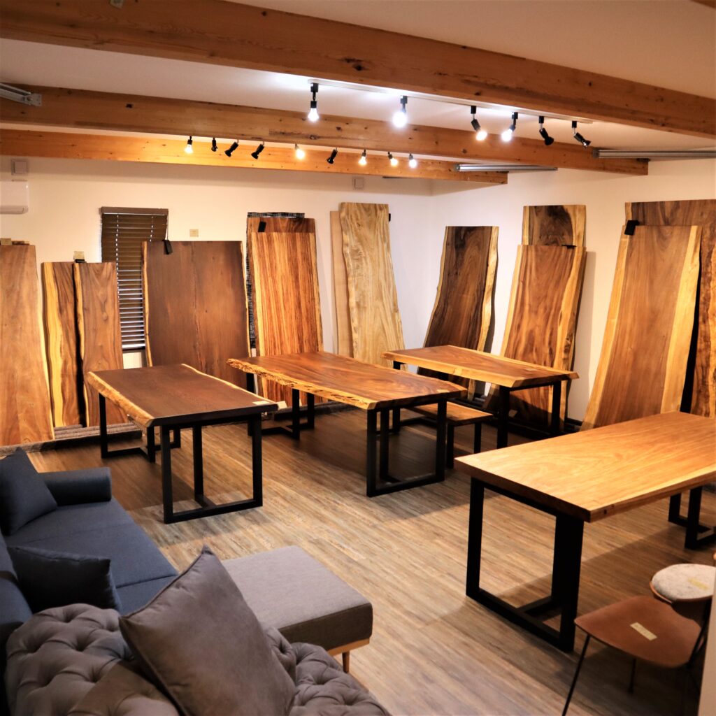 Access | タイズ インテリア 札幌の家具販売 一枚板テーブル・ソファ